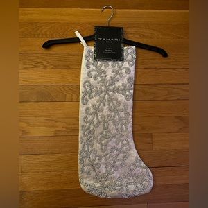 TAHARI Stocking NWT